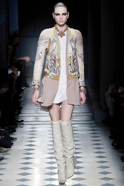 Look 30